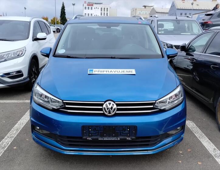 Volkswagen Touran 1