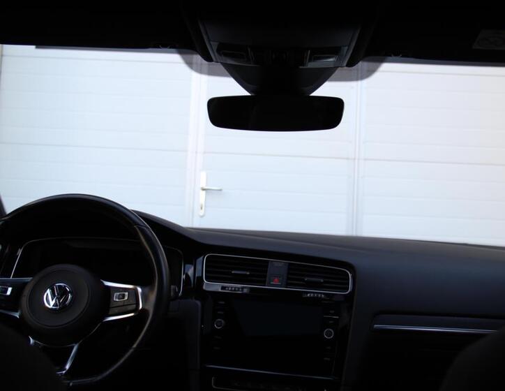 Volkswagen Golf 28