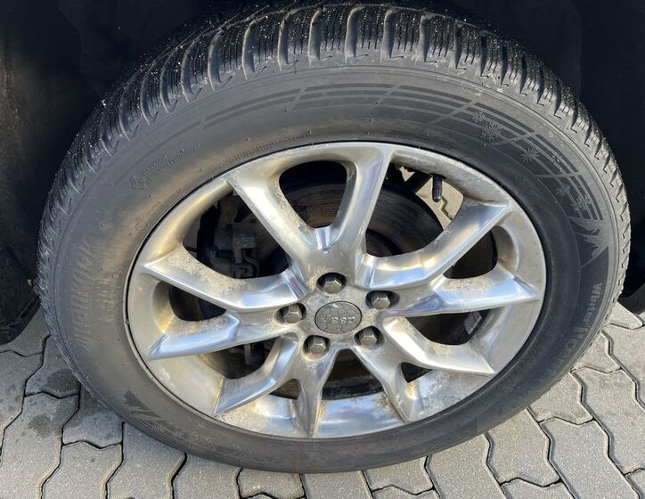 Jeep Grand Cherokee 8