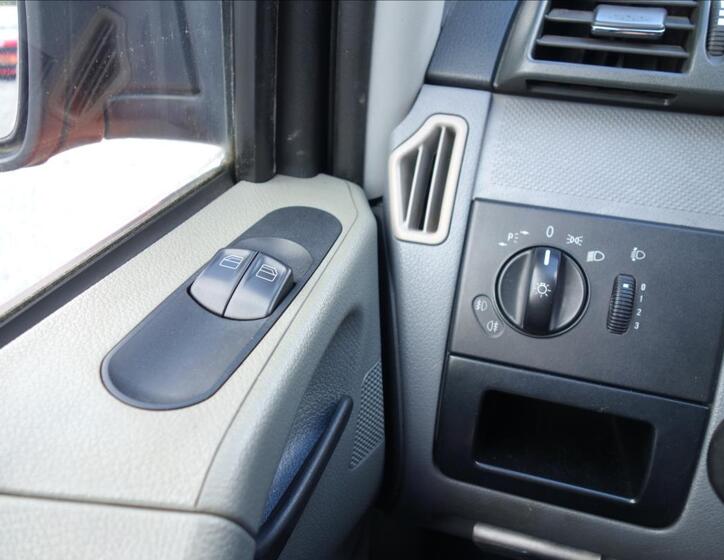 Mercedes-Benz Vito 26