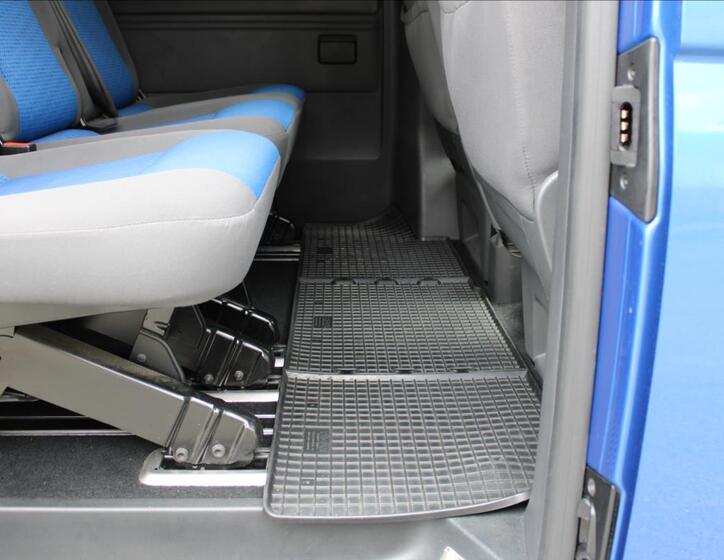 Volkswagen Caravelle 33