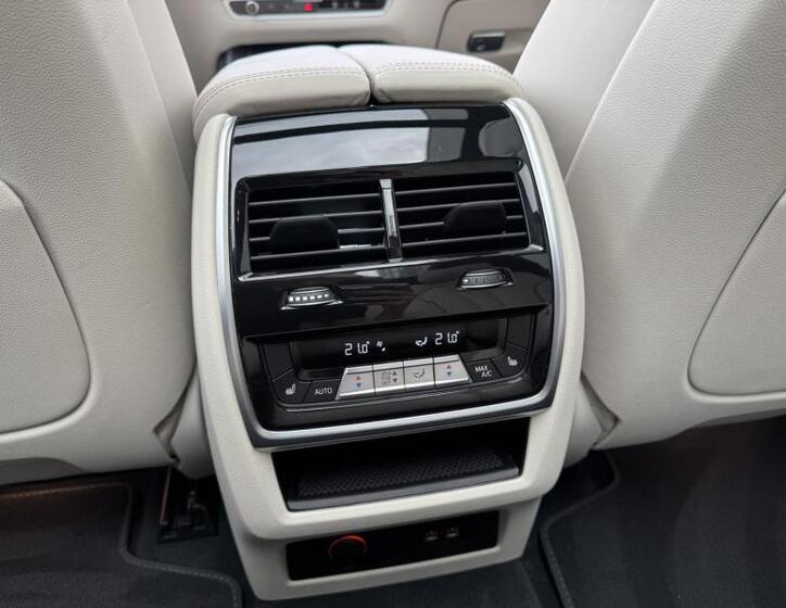 BMW X7 17