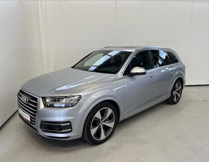 Audi Q7 1