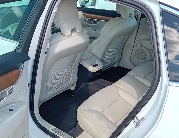 Volvo S90 11