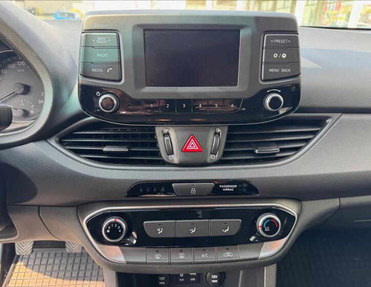 Hyundai i30 16