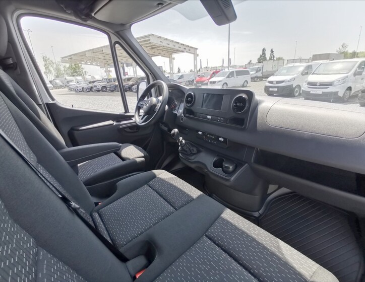 Mercedes-Benz Sprinter 8