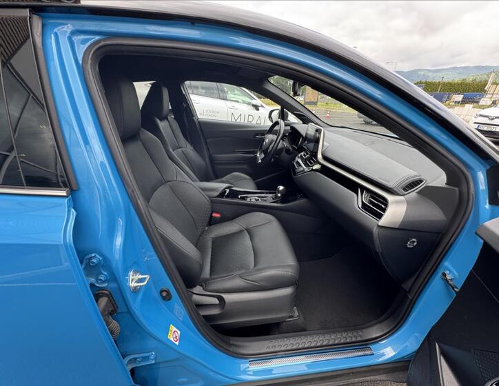 Toyota C-HR 10