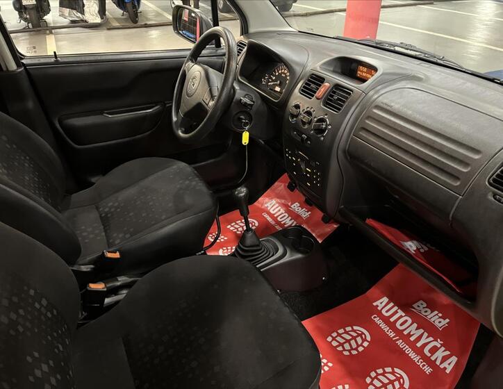 Opel Agila 12