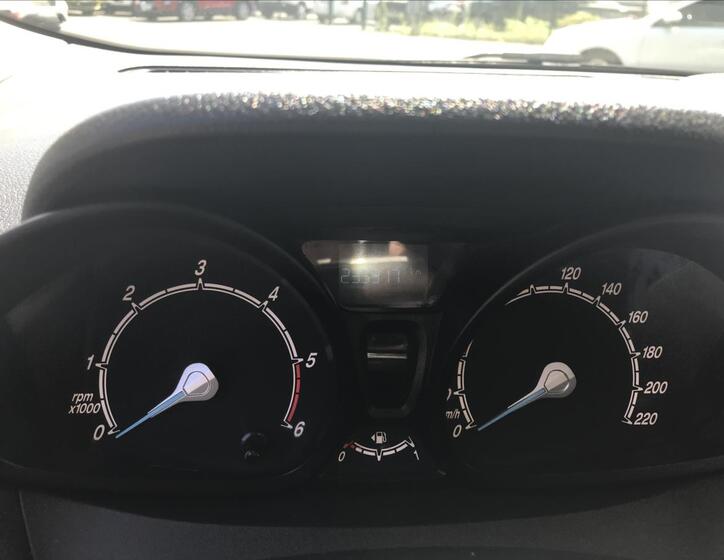 Ford Tourneo Courier 12