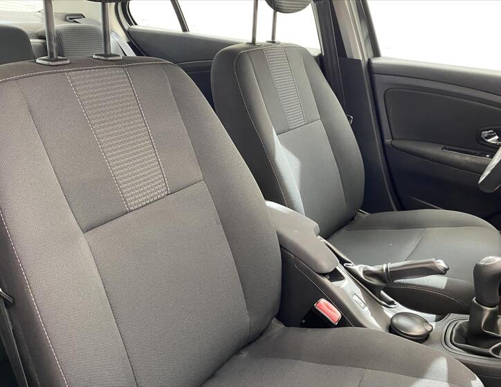 Renault Fluence 8