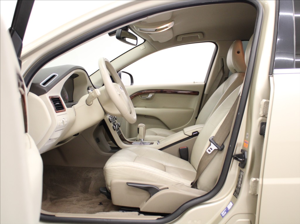 Volvo S80