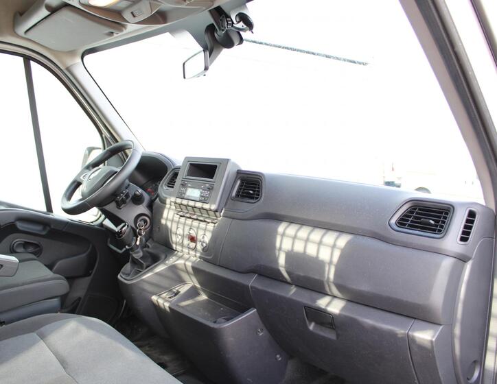 Renault Master 9
