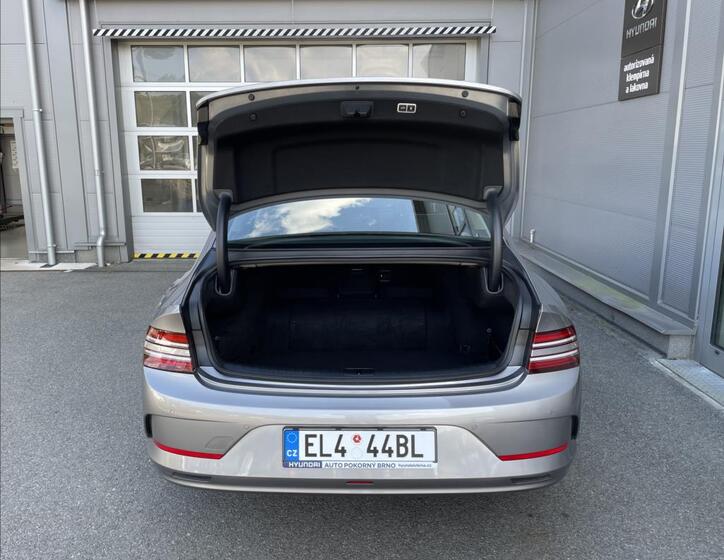Hyundai Genesis 19