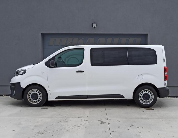 Toyota ProAce 8