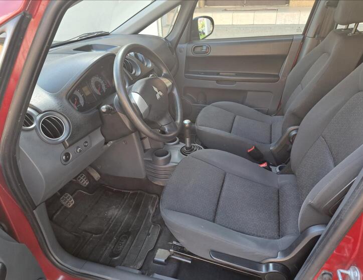 Mitsubishi Colt 18