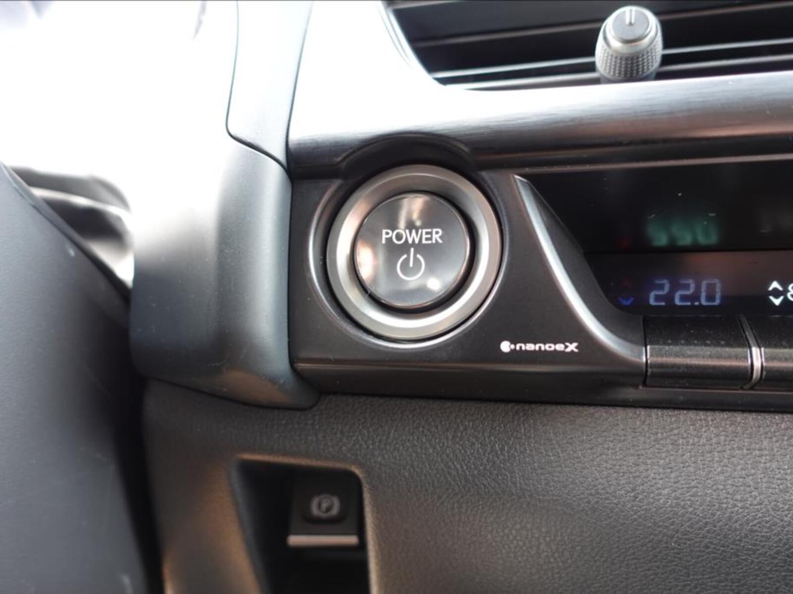 Lexus UX 250h 30