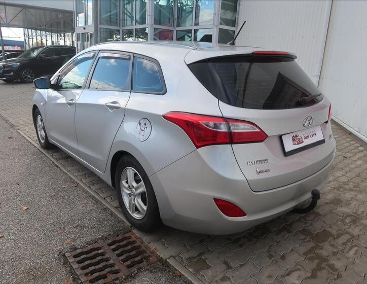 Hyundai i30 4