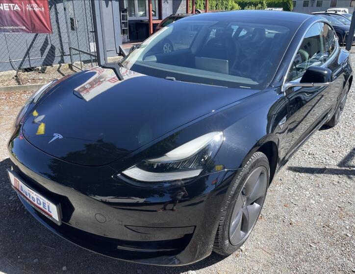 Tesla Model 3 1