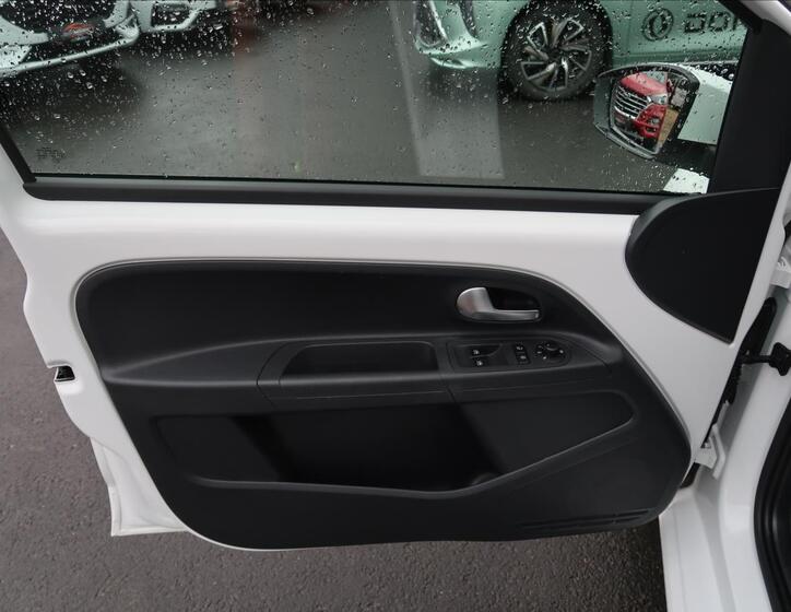 Volkswagen up! 18