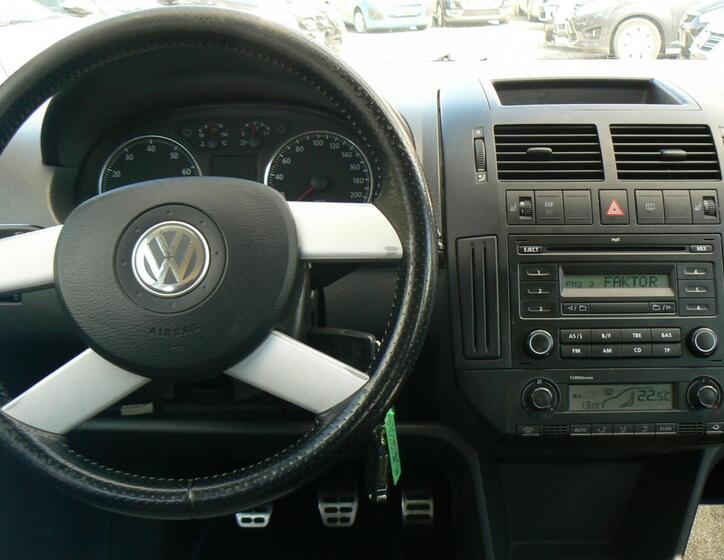 Volkswagen Polo 12