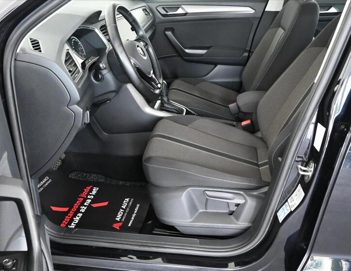 Volkswagen T-Roc 9