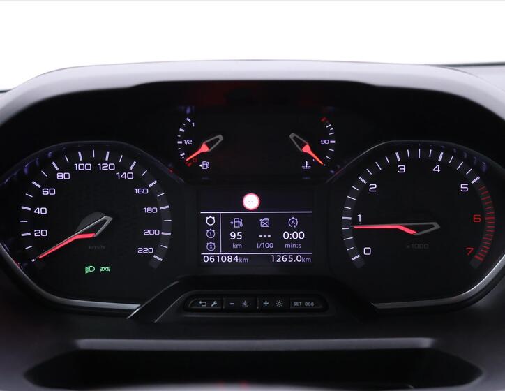 Peugeot Rifter 17