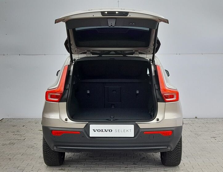 Volvo XC40 8