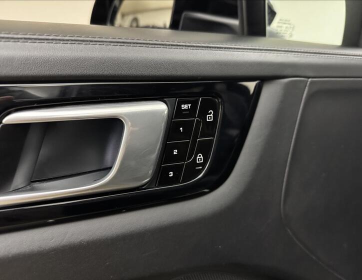Porsche Cayenne 37