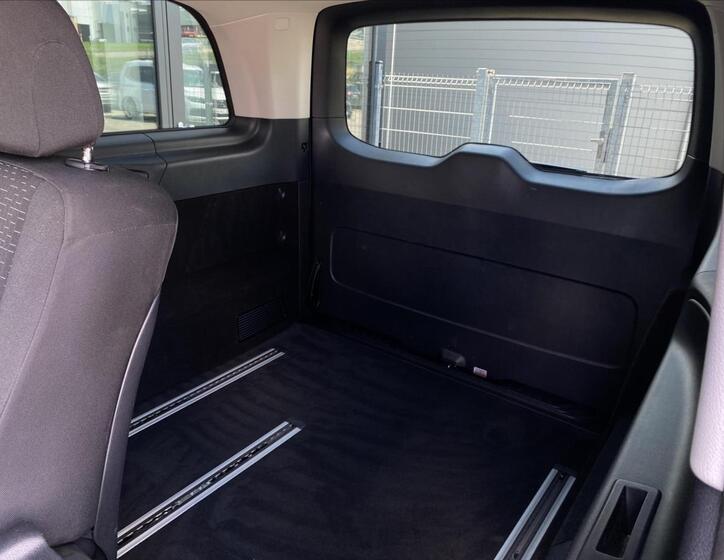 Mercedes-Benz Vito 12