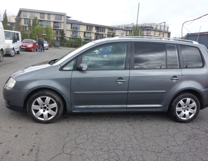 Volkswagen Touran 2