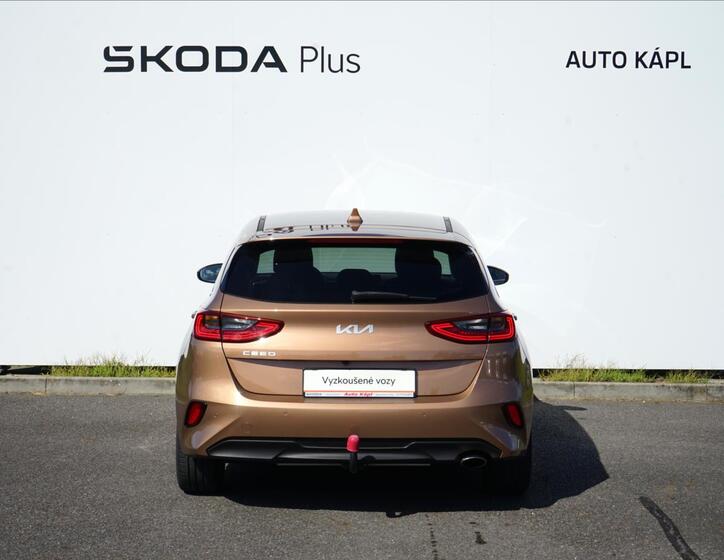 KIA Ceed 4