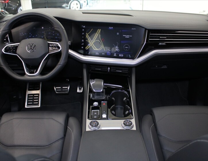 Volkswagen Touareg 8