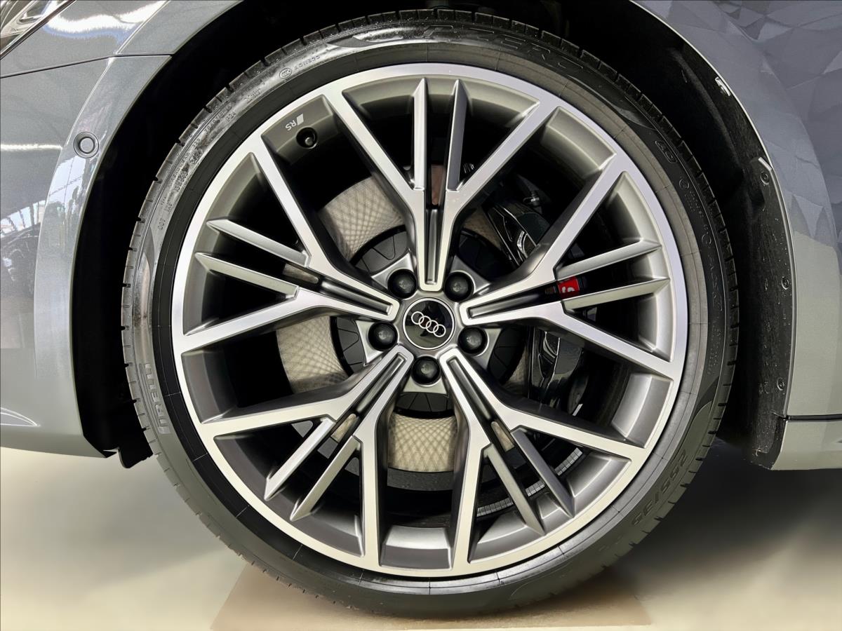 Audi S7
