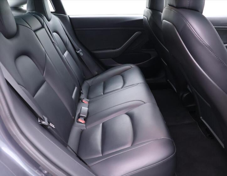 Tesla Model 3 13