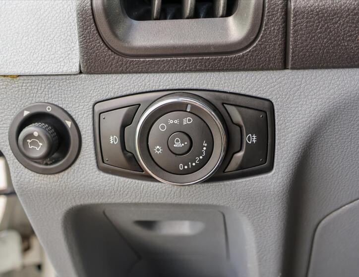 Ford Transit 13