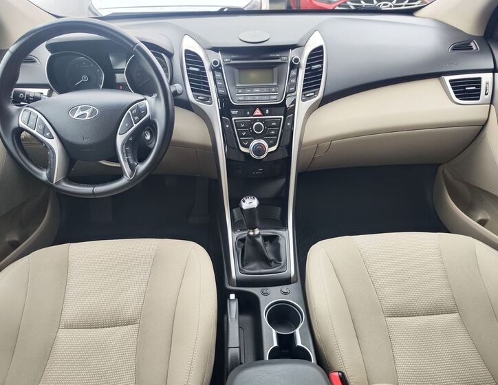 Hyundai i30 12
