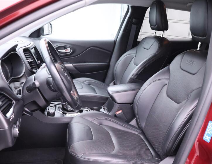 Jeep Cherokee 14