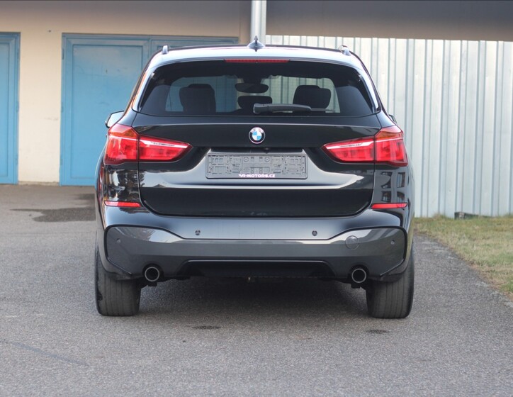 BMW X1 8
