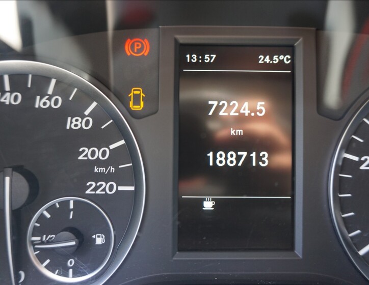 Mercedes-Benz Vito 13