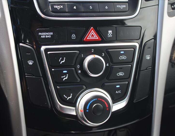 Hyundai i30 16