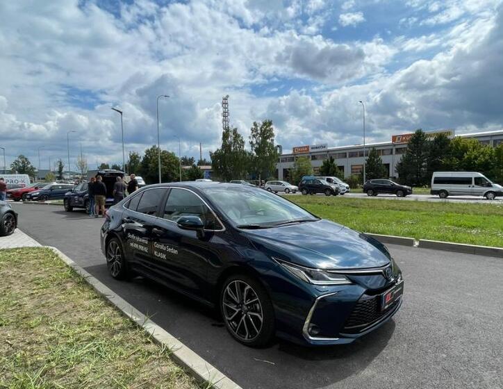 Toyota Corolla 9