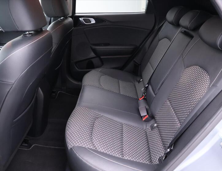 KIA XCeed 13