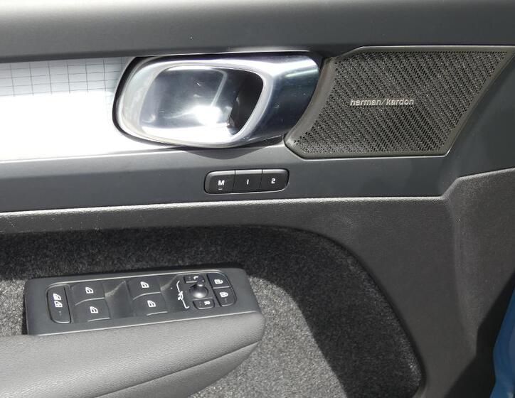 Volvo XC40 9