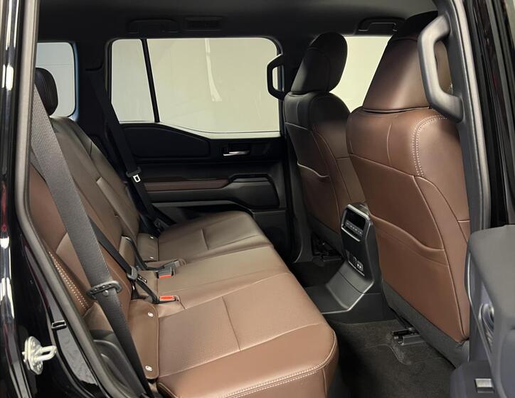 Toyota Land Cruiser 16