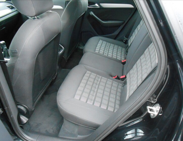 Audi Q3 5