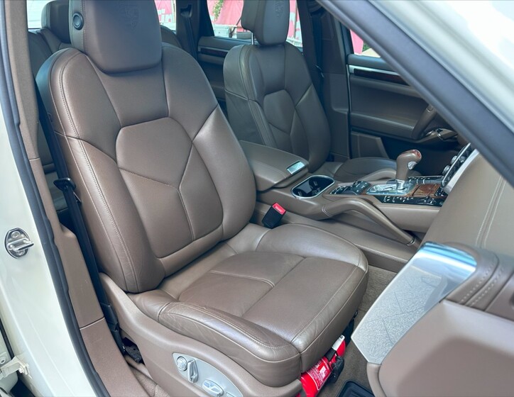 Porsche Cayenne 13