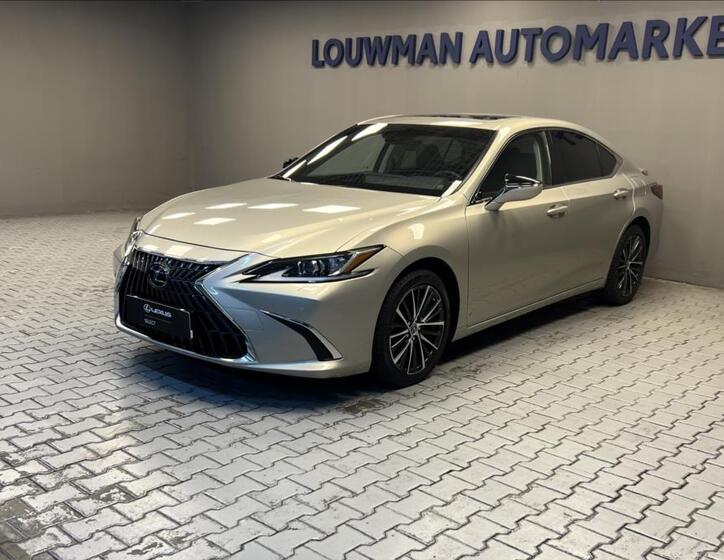 Lexus ES 300h 1