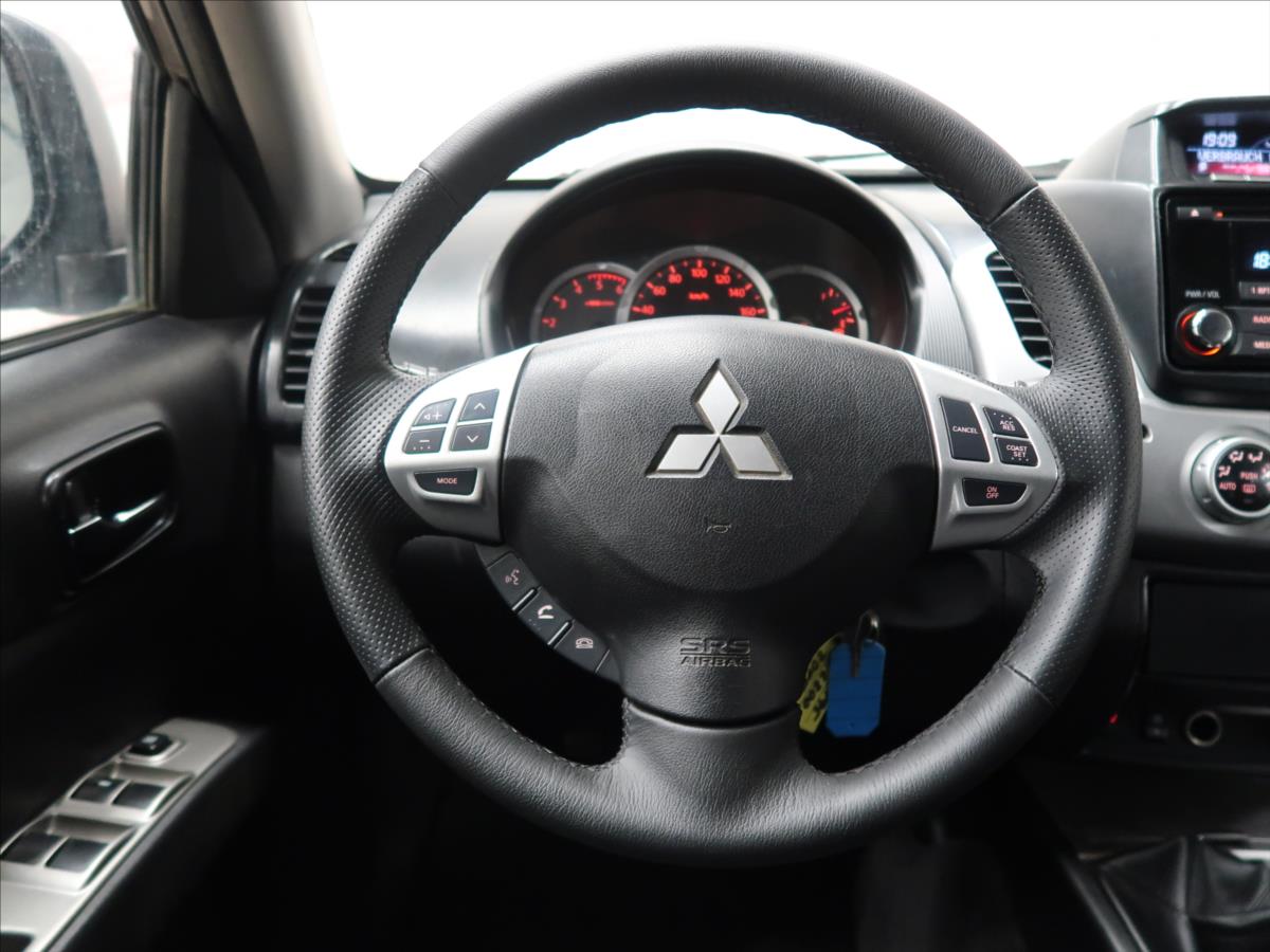 Mitsubishi L200