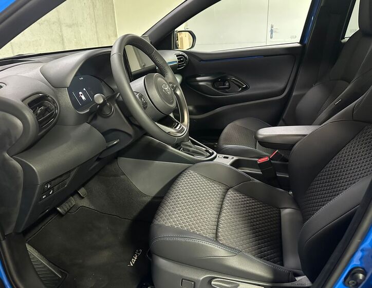 Toyota Yaris 9