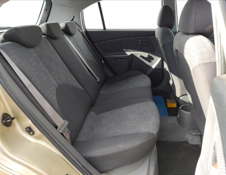 KIA Rio 16